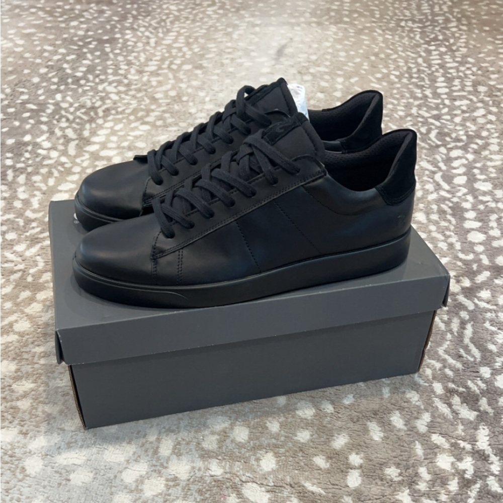 ECCO Sneakers